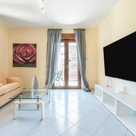 P012 بيت للعطل